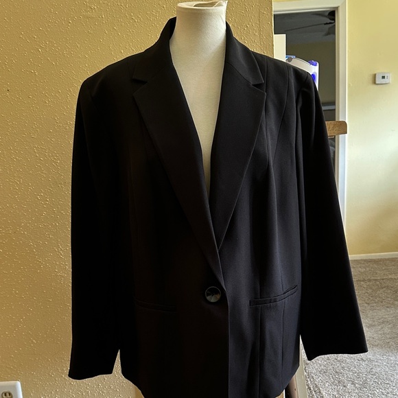 Kasper Jackets & Blazers - Kasper Black Women's Jacket